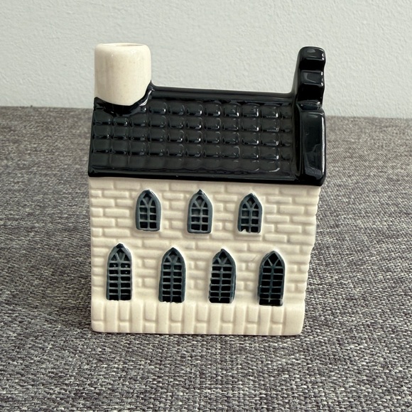 KLM Airlines Vintage 2006 Bols Blue Delft Miniature Ceramic Church #7 EMPTY - Picture 4 of 12